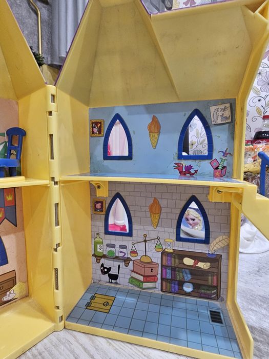 Продам домик Пепы с мебелью