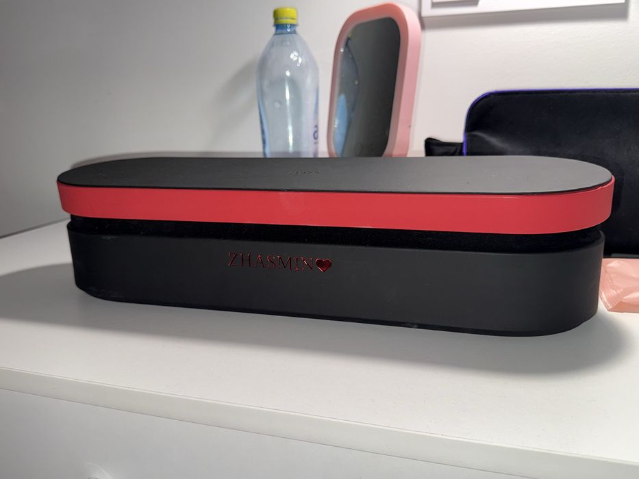 Продам новый Dyson Airstrait