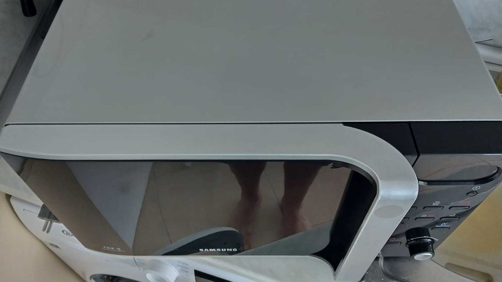 Микровълнова фурна Samsung с грил