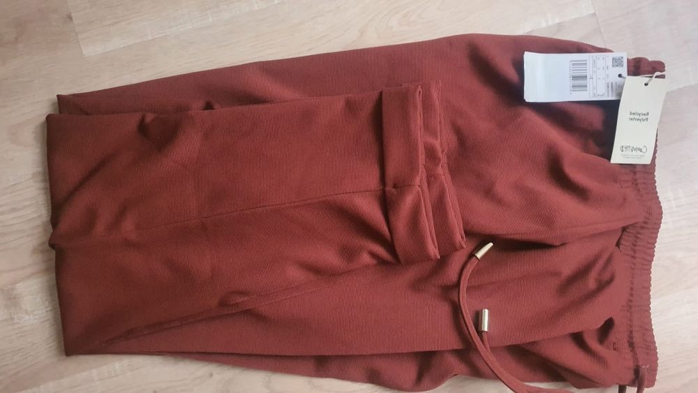 Pantaloni casual, brand Mango