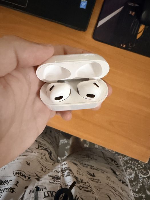 Продам кейс Air Pods