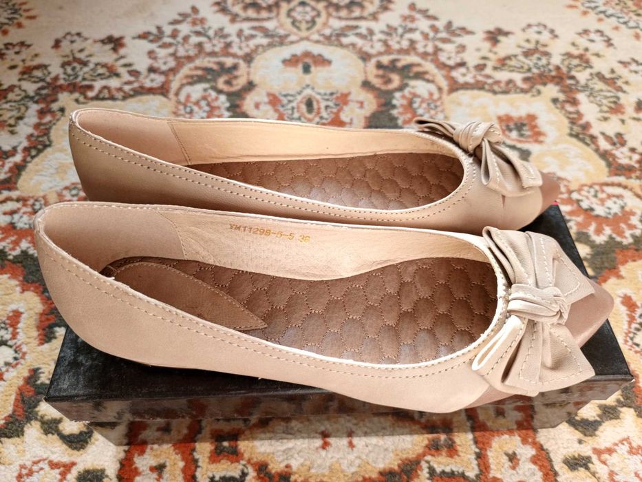 Продам женские туфли