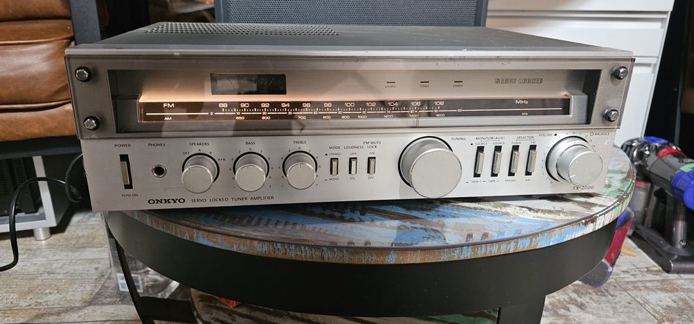 Amplitunner onkyo tx 2000 in stare foarte buna