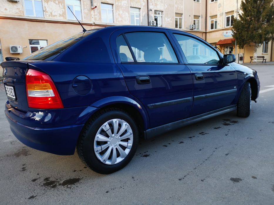 Opel astra G din 2008 de 1,4i benzina 90cp e4 acte la zii pret 1750eu