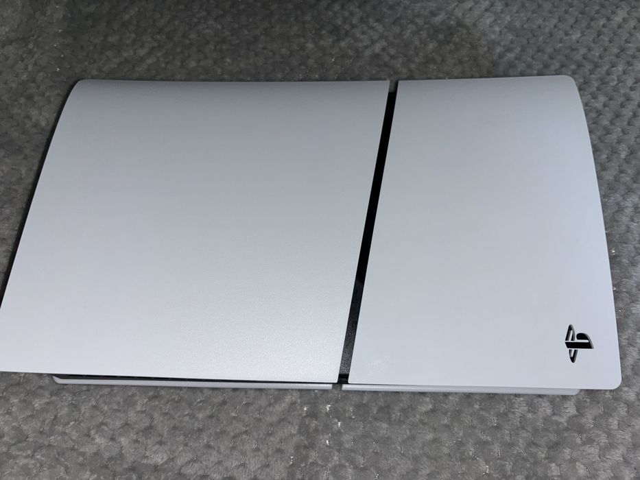PlayStation 5 - 1TB - 2 Manete