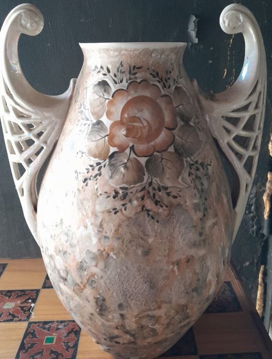 Продам ВАЗЫ фарфор!