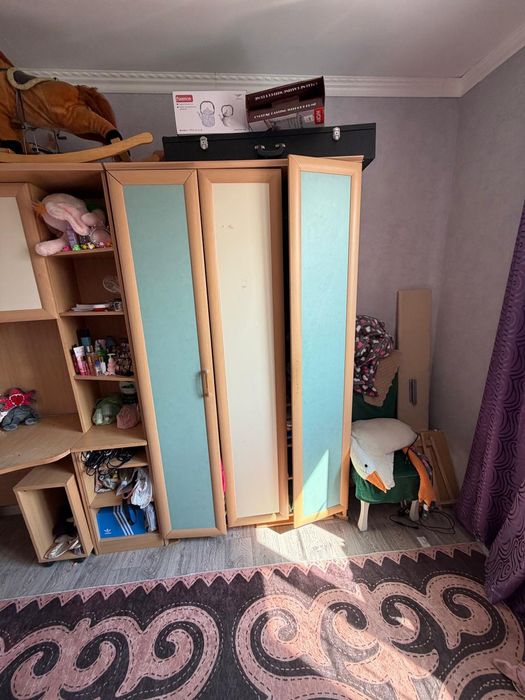 Продам стенку детские гарнитур