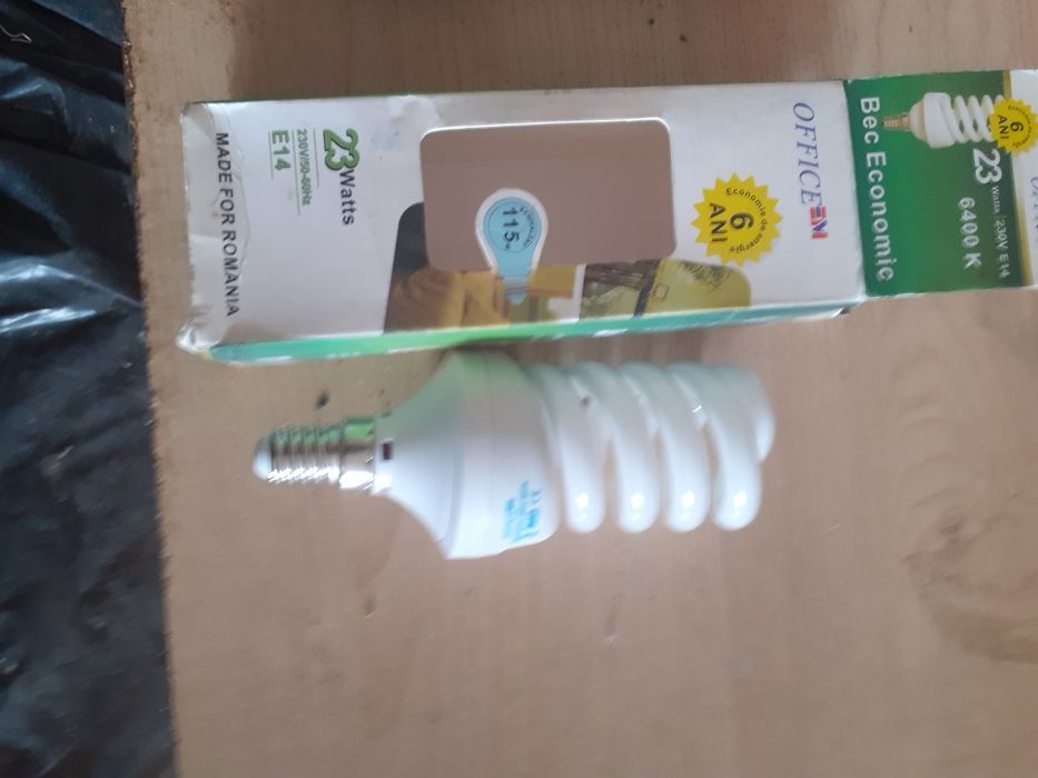 Vând foarte convenabil becuri economice tip spiraled drepte