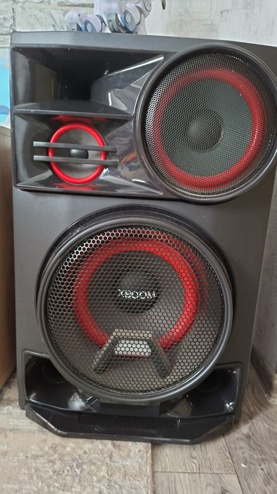 Очень мощный звук класс lg