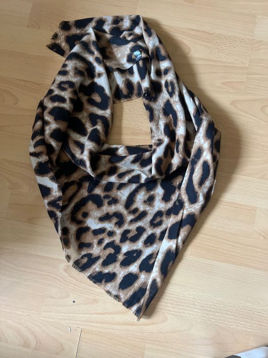 Eșarfă leopard nouă