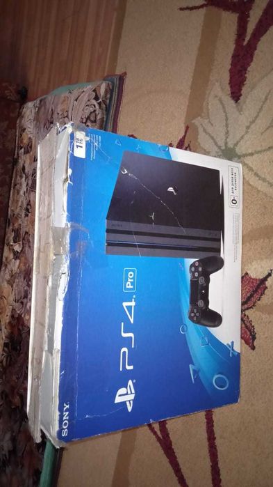 Приставки-Sony-PlayStation-4 PRO-1ТБ в отличном рабочем состоянии,