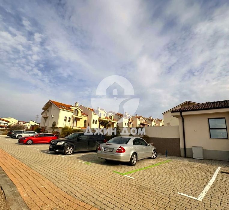 Продава се Двустаен апартамент в с. Кошарица, Област Бургас - 76 кв.м за 1250 €/кв.м - Снимка #2