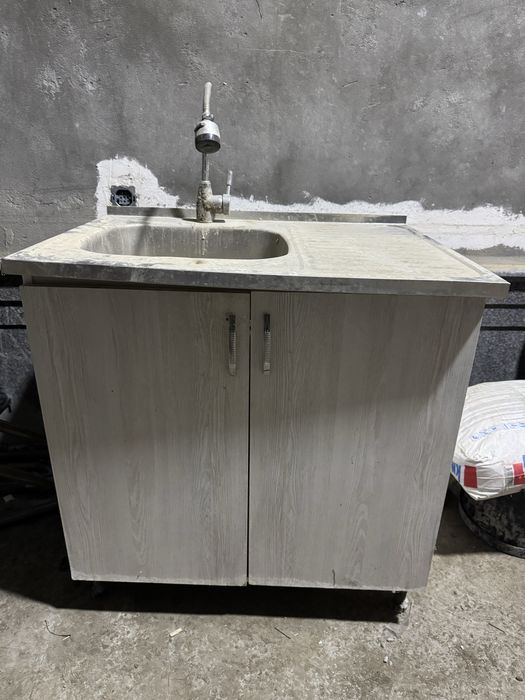 Rakvina shkaf sotiladi yuvvorish kerak tayinli ishlatilmagan