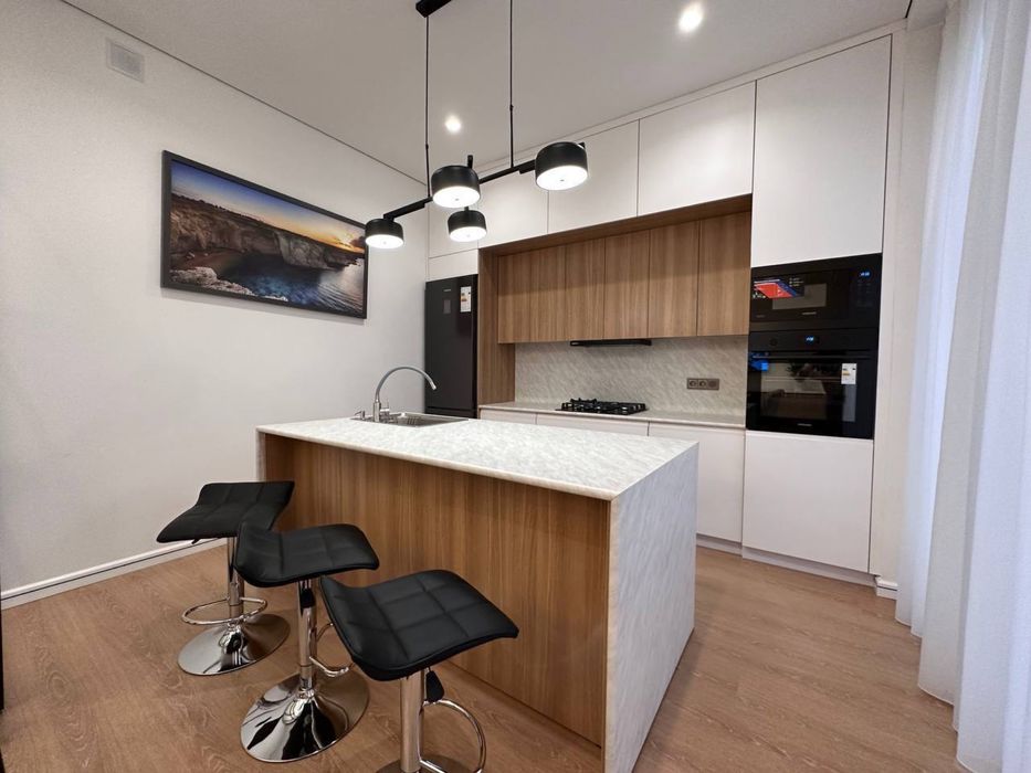 4 комнатная Дуплекс квартира на Тараса Шевченко