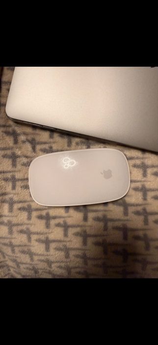 MacBook Pro 13 2020 cu mouse