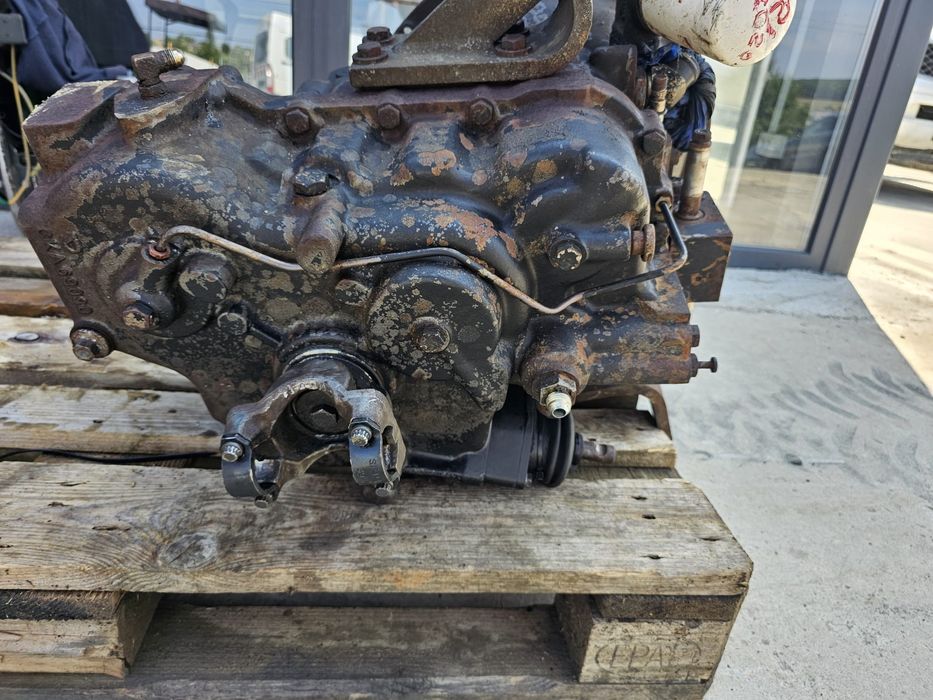 Cutie pentru buldoescavator Massey Ferguson 2001