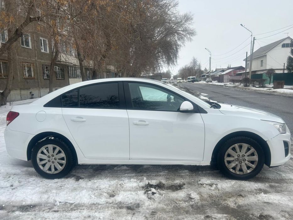 Машина Chevrolet Cruze