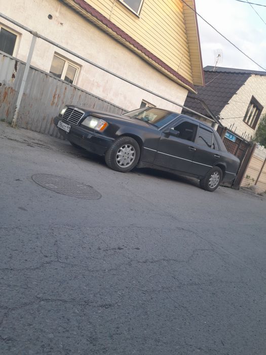 Мерседес газ-бинзин е220