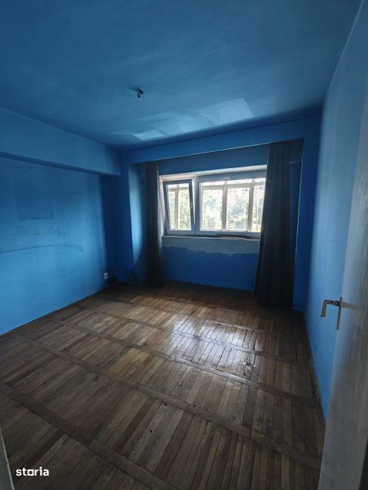 Apartament de vanzare, cu 3 camere spatios, etaj 1, zona Parcul Mara — fotografia 2