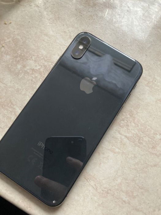 Vand ip x  pentru piese sau cine vrea sa il faca