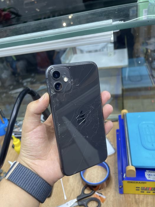iPhone 11 ochilmagan