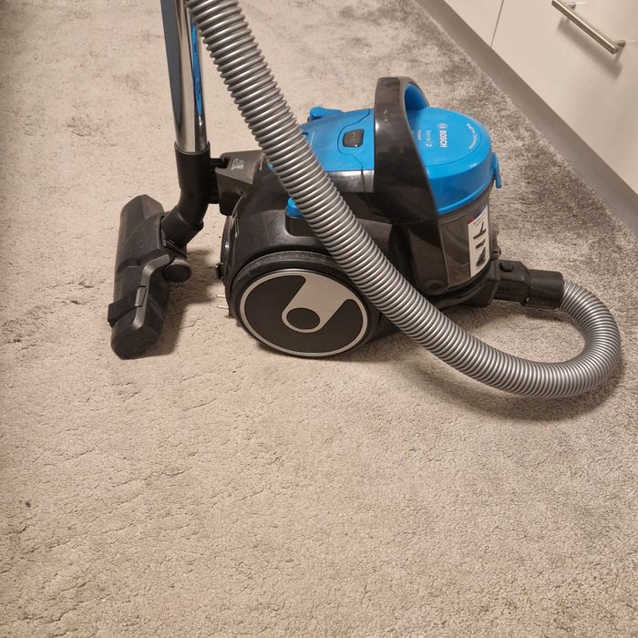 Прахосмукачка Bosch serie 2 без торба