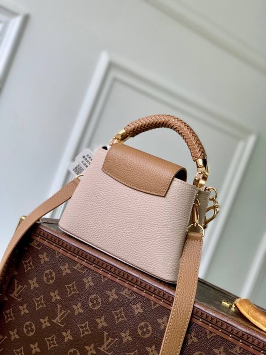 Geanta Louis Vuitton Capucines