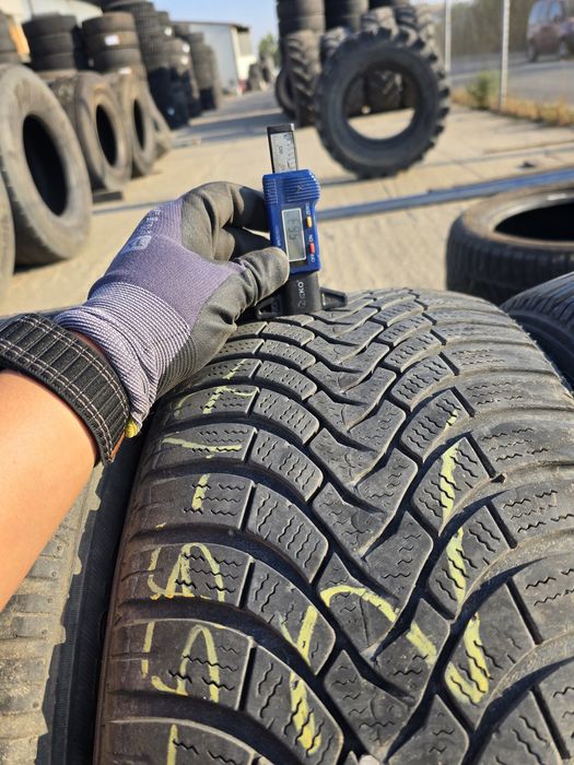 Anvelope de iarna 225-55r17 Falken