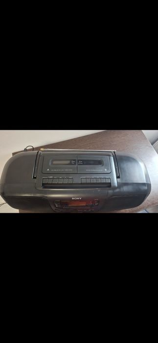 Radiocasetofon SONY impecabil