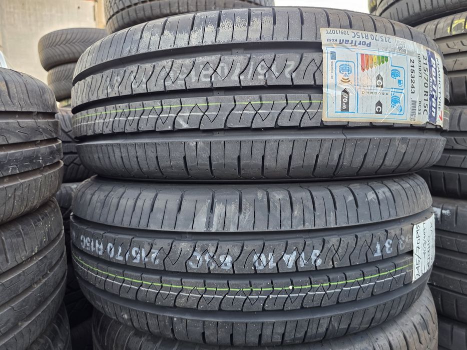 2бр Летни гуми за бус 215 70 15С - Kumho