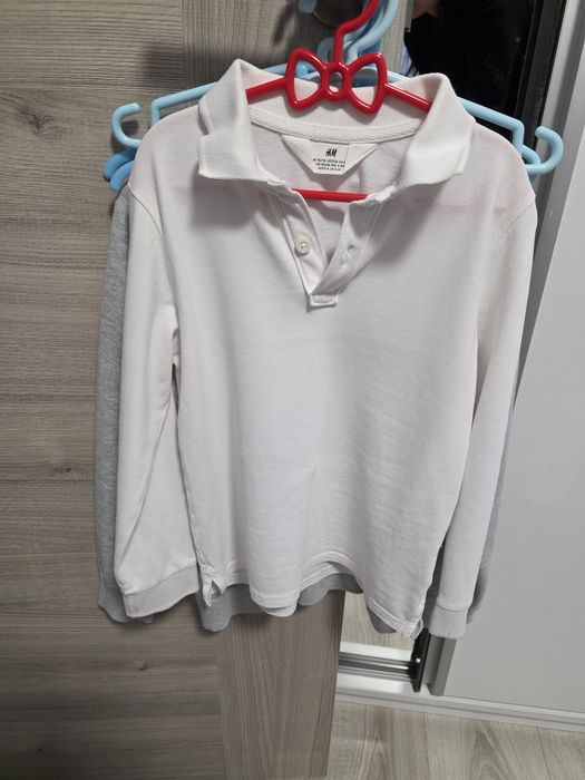 Vând bluze si tricouri pt școală