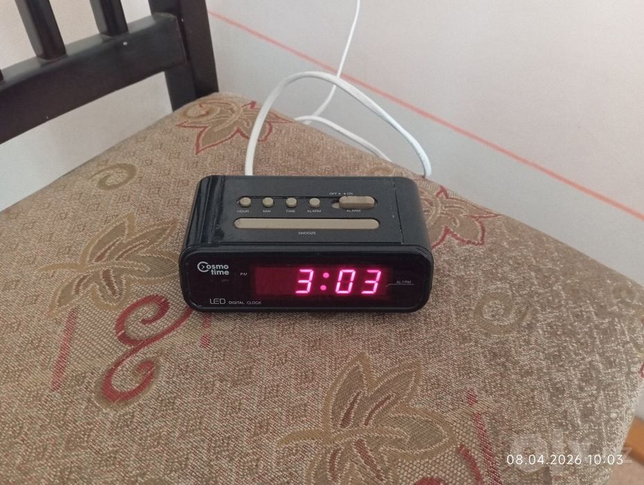 Часы будильник VITEK