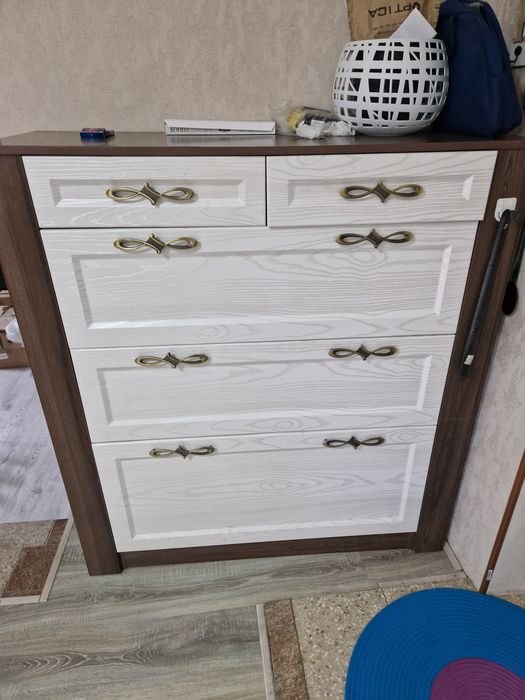 Продам прихожую б/у