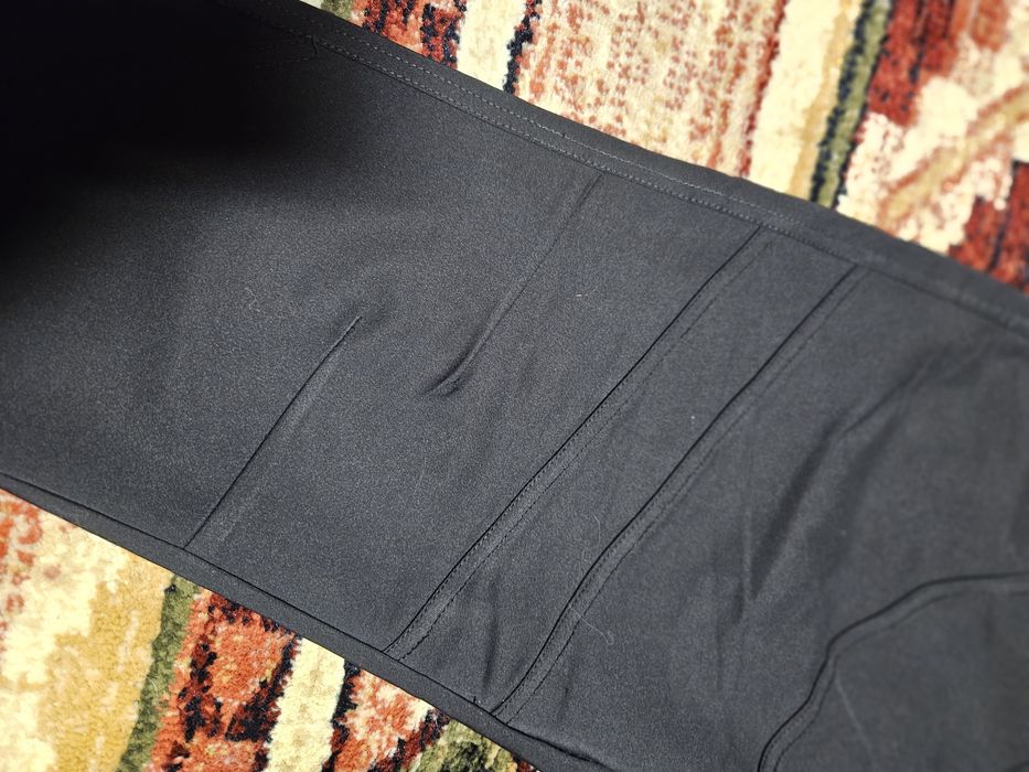 Pantaloni noi cu eicheta, Reflex