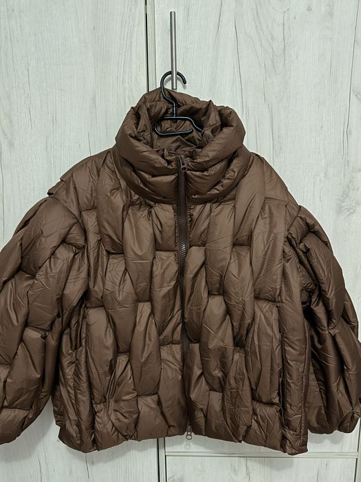 Geaca noua maro . Marime s