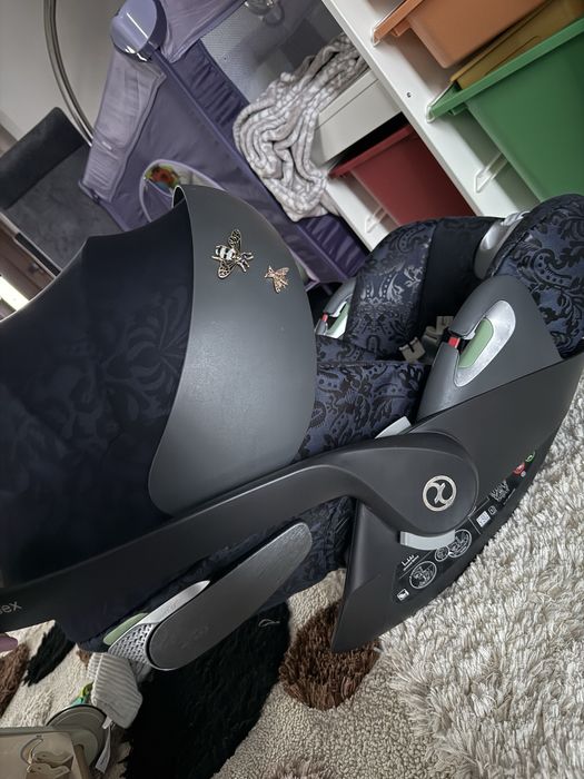 Scoica/scaun de masina editie speciala cybex plus baza T