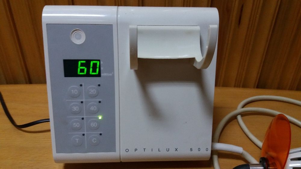lampa de fotopolimerizare model “Optilux 500”