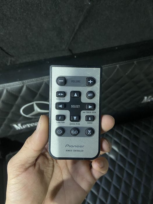 Pioneer pult sotiladi