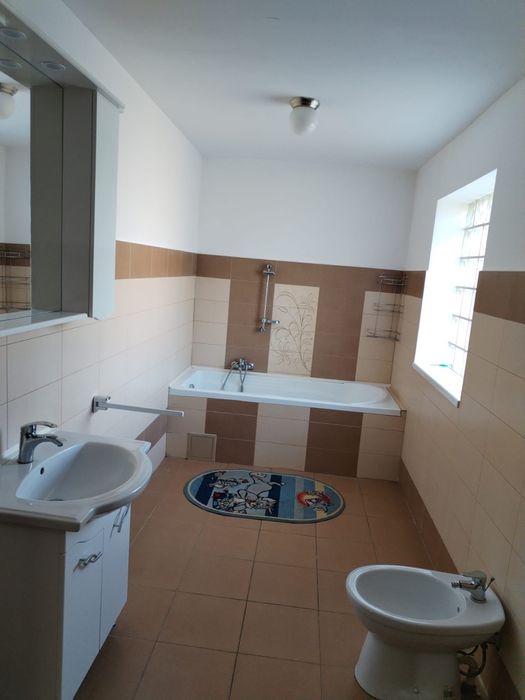 CAZARE CRĂCIUN casa spațioasă in Cristian