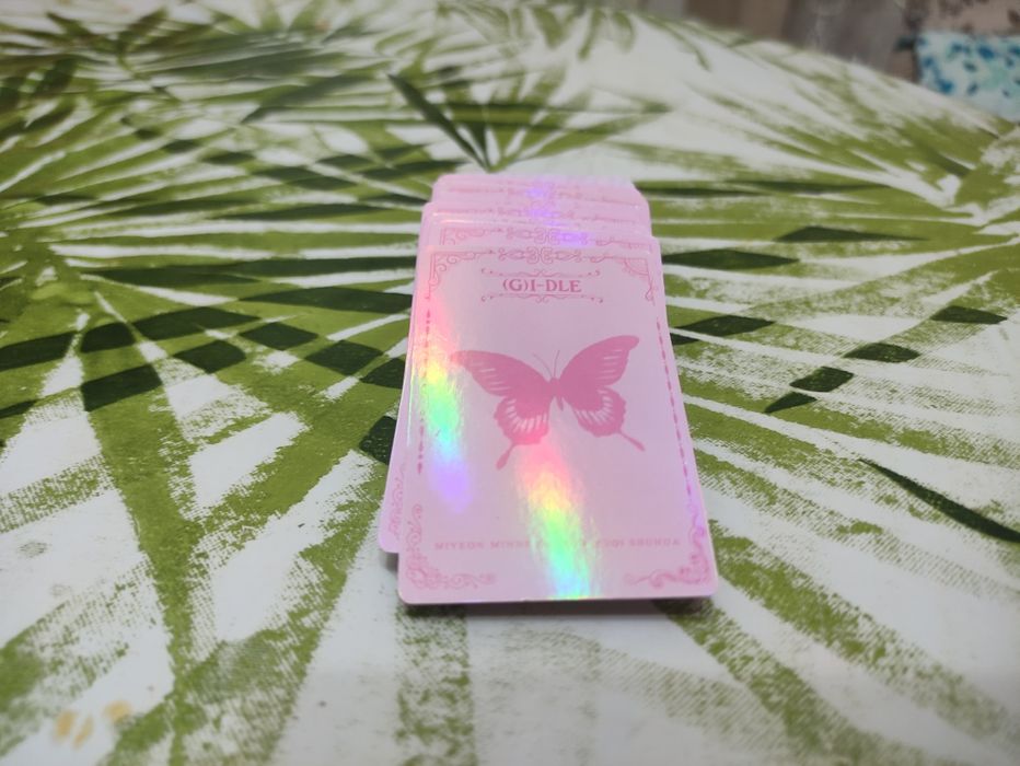 Продается карточки 50 штук