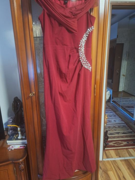 Rochie rosie eleganta