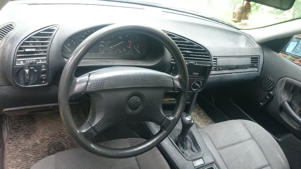 БМВ 318и е36 M43B18 115к.с. на части