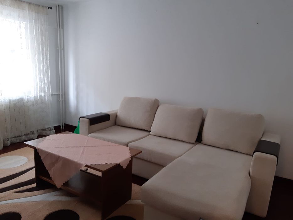 Inchiriez apartament 2 camere decomandat