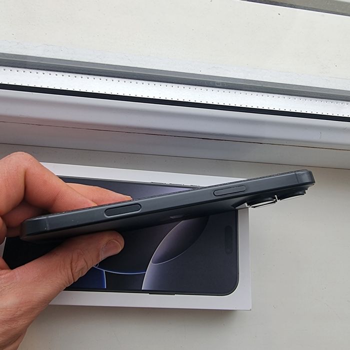 Iphone 16 pro max 512gb/93%/esim