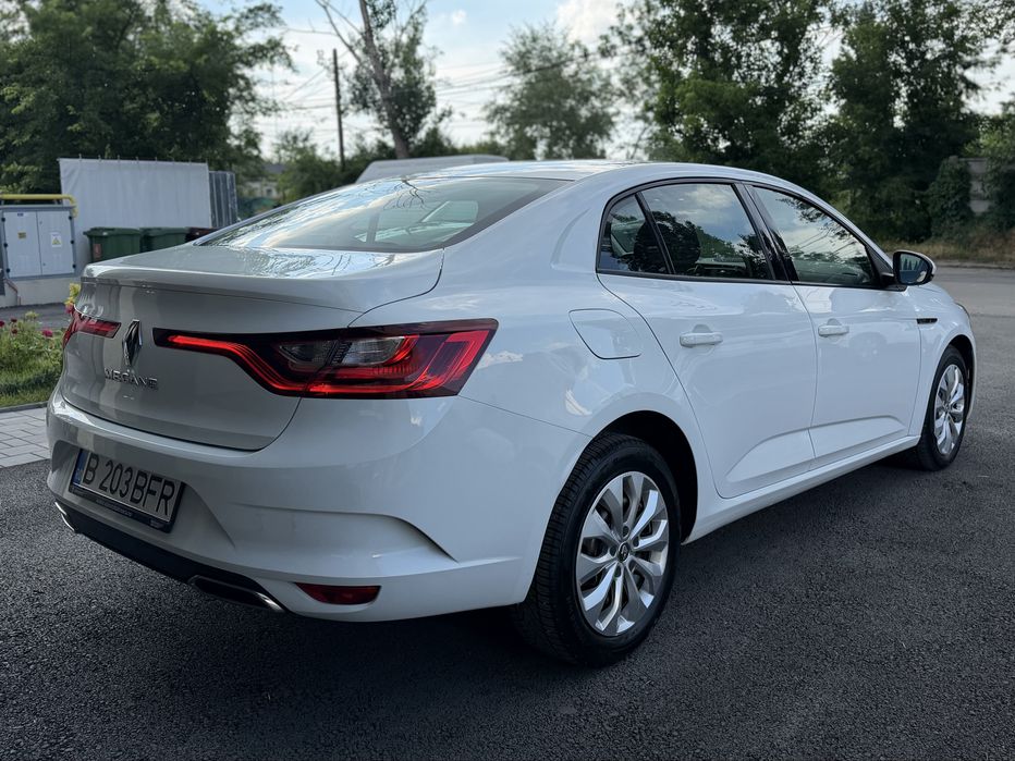 RENAULT Megane 2022 — imagine 3
