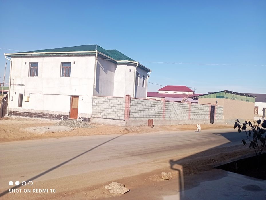 Телецентрда жай сатылады 2 этажлы жакында кирилген.