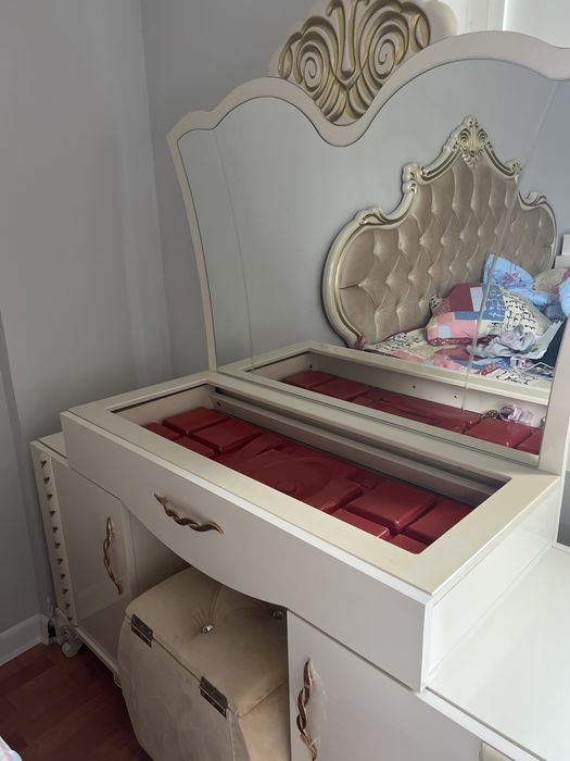 Комод для спальни