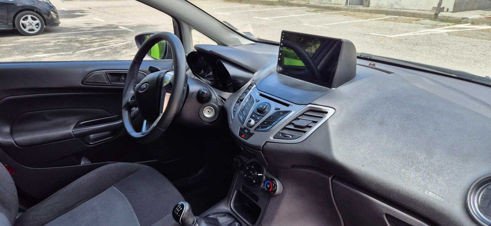 Ford Fiesta 2014• Два комплекта гуми и два ключа• Сервизна история