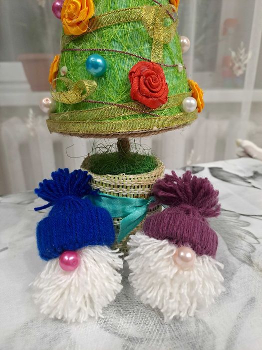 Продам новогодние поделки.