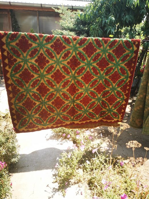 Macat traditional, țesut manual, din lână.